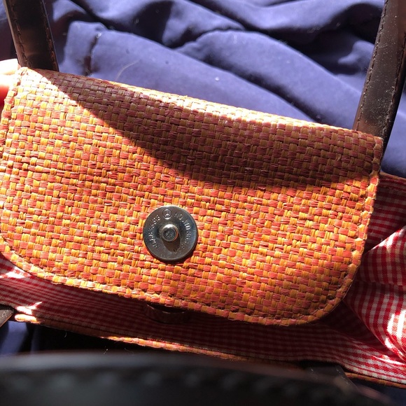 Small light-orange Kate spade purse! - Picture 4 of 5